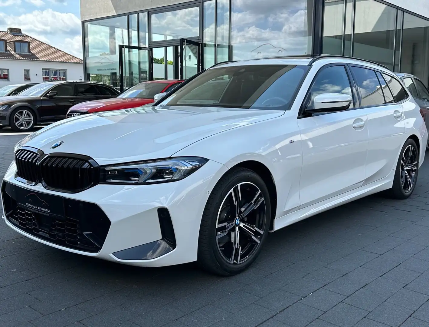 BMW 318 i Touring M Sport | Head-Up | Panorama | 18" Blanc - 1