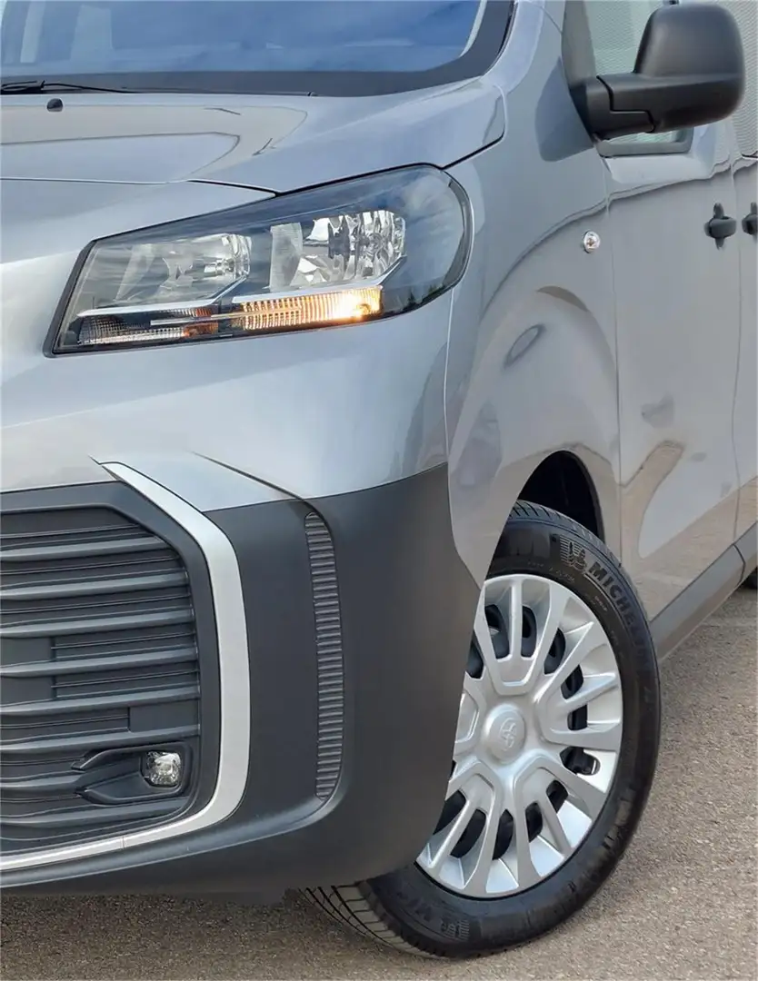 Toyota Proace Verso 2,0 l, 145 Shuttle Medium + Travel-P. Plateado - 2