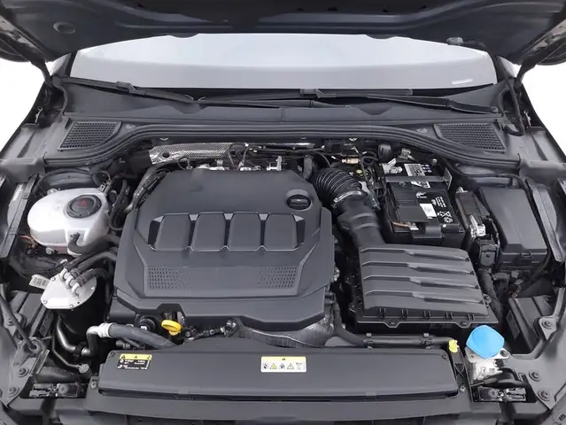 Volkswagen Golf view 13