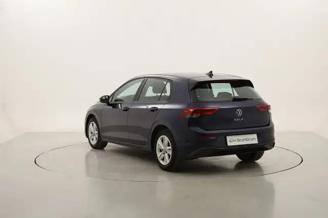 Volkswagen Golf view 3