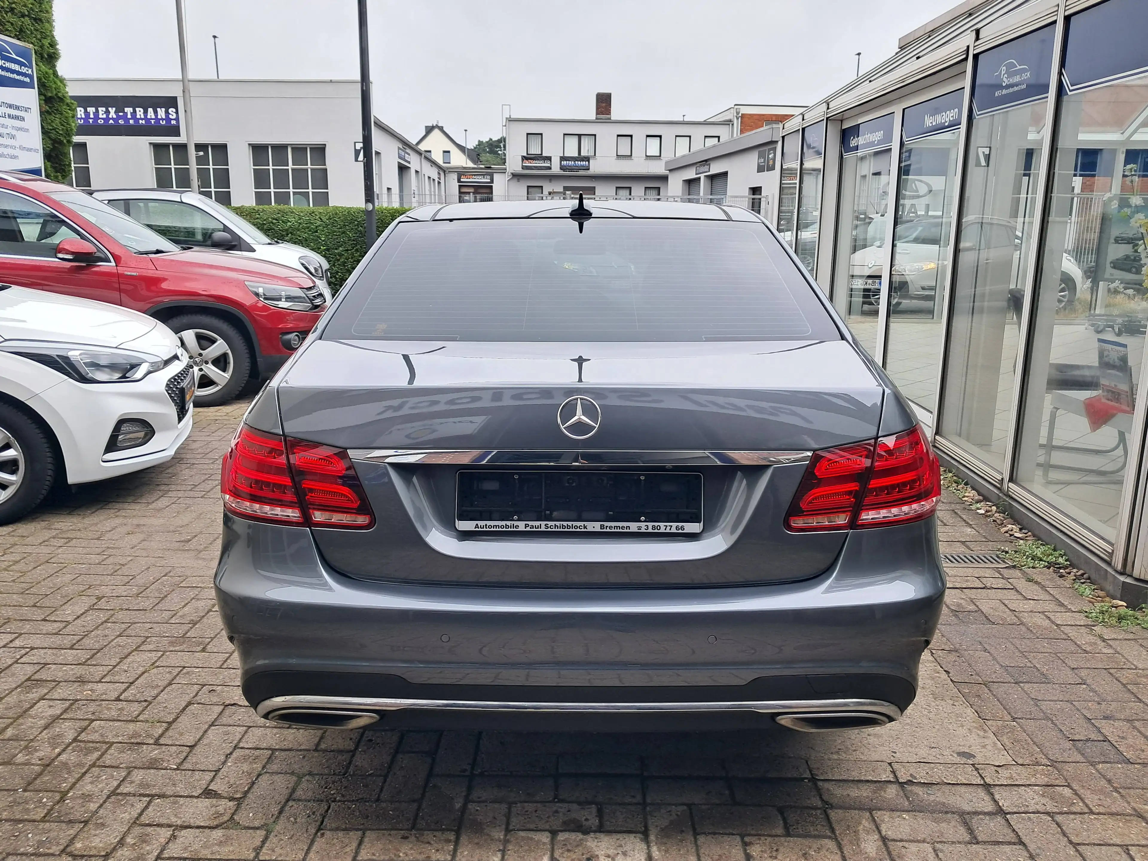 Mercedes-Benz E 350 E 350 CGI | V6 | LED Lights | Vollausstattung — photo 7