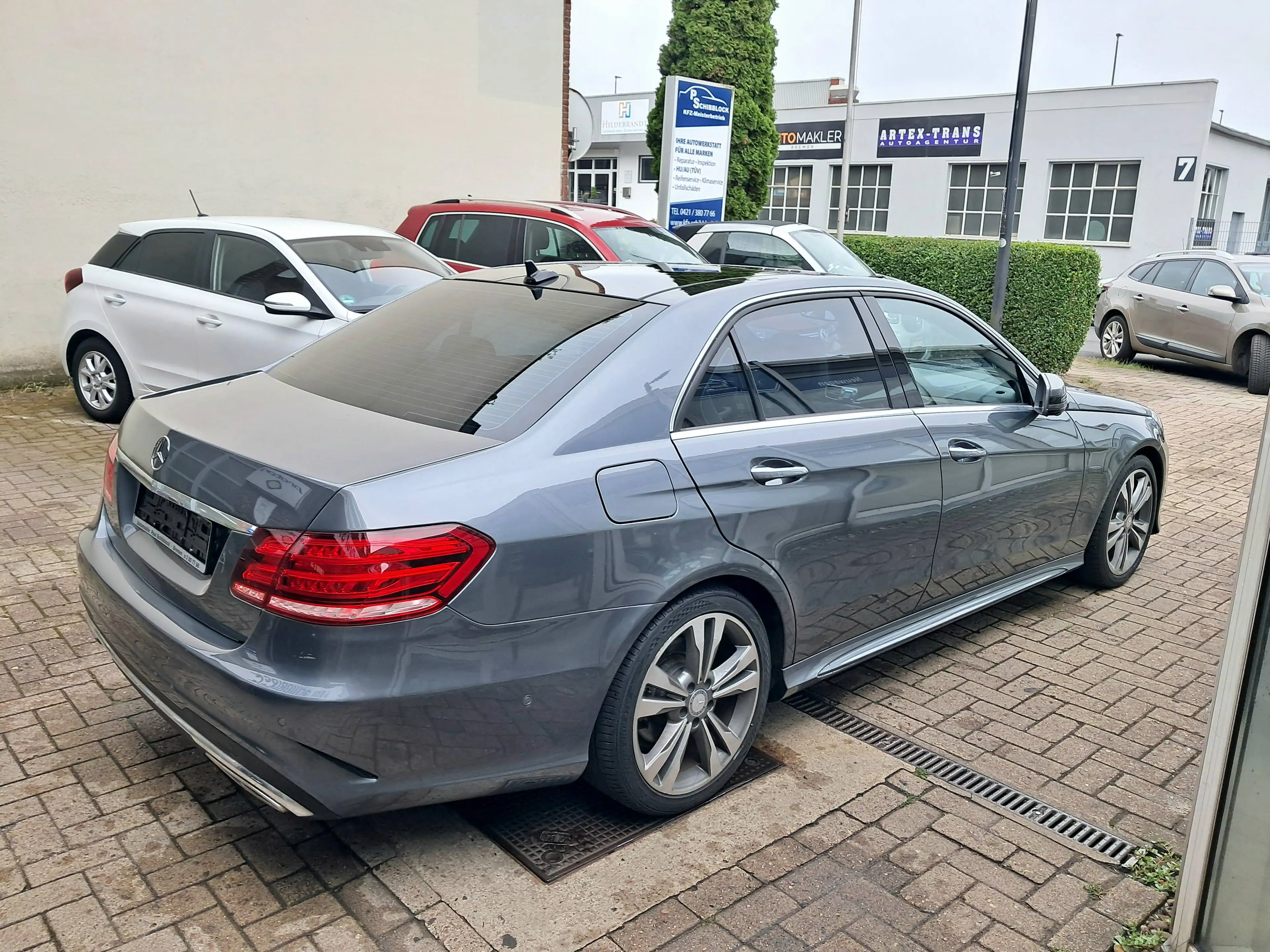 Mercedes-Benz E 350 E 350 CGI | V6 | LED Lights | Vollausstattung — photo 8