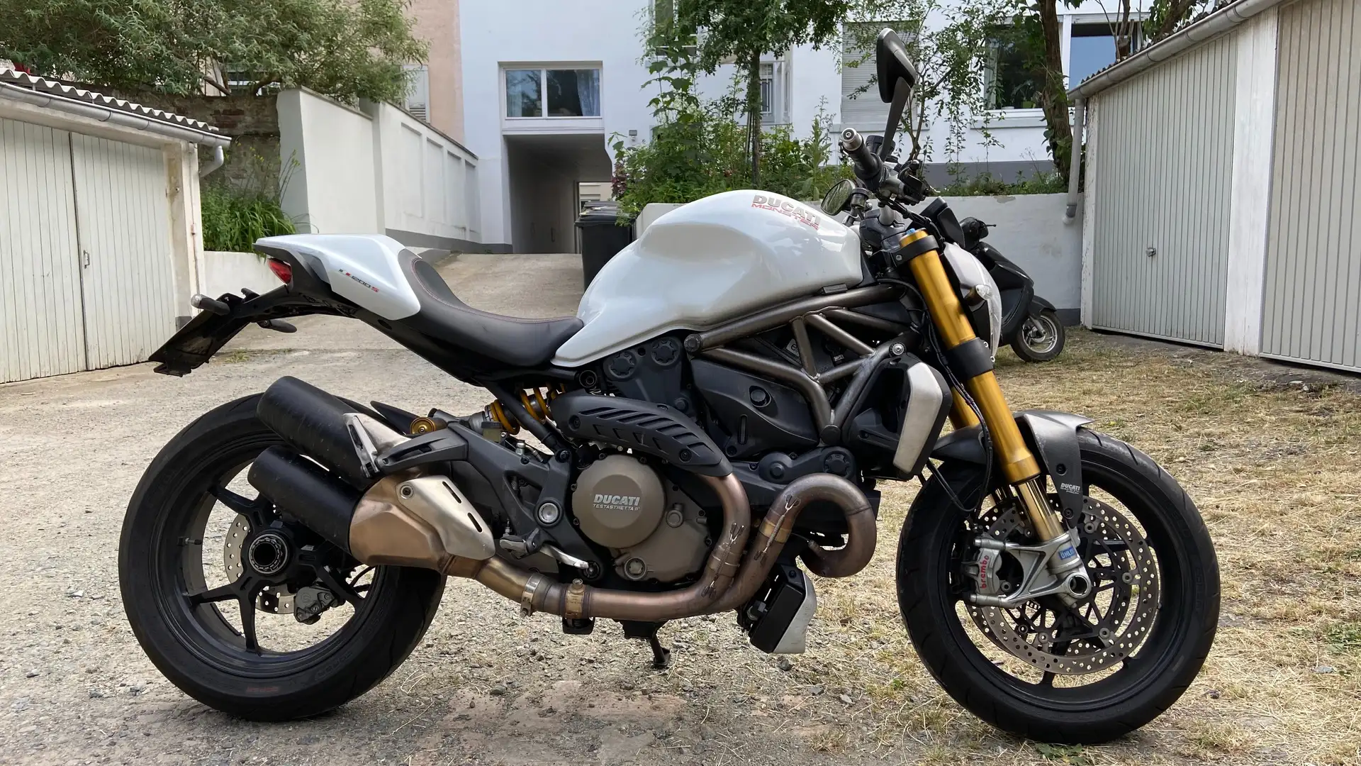 Ducati Monster 1200 Ducati Monster 1200S Bílá - 1