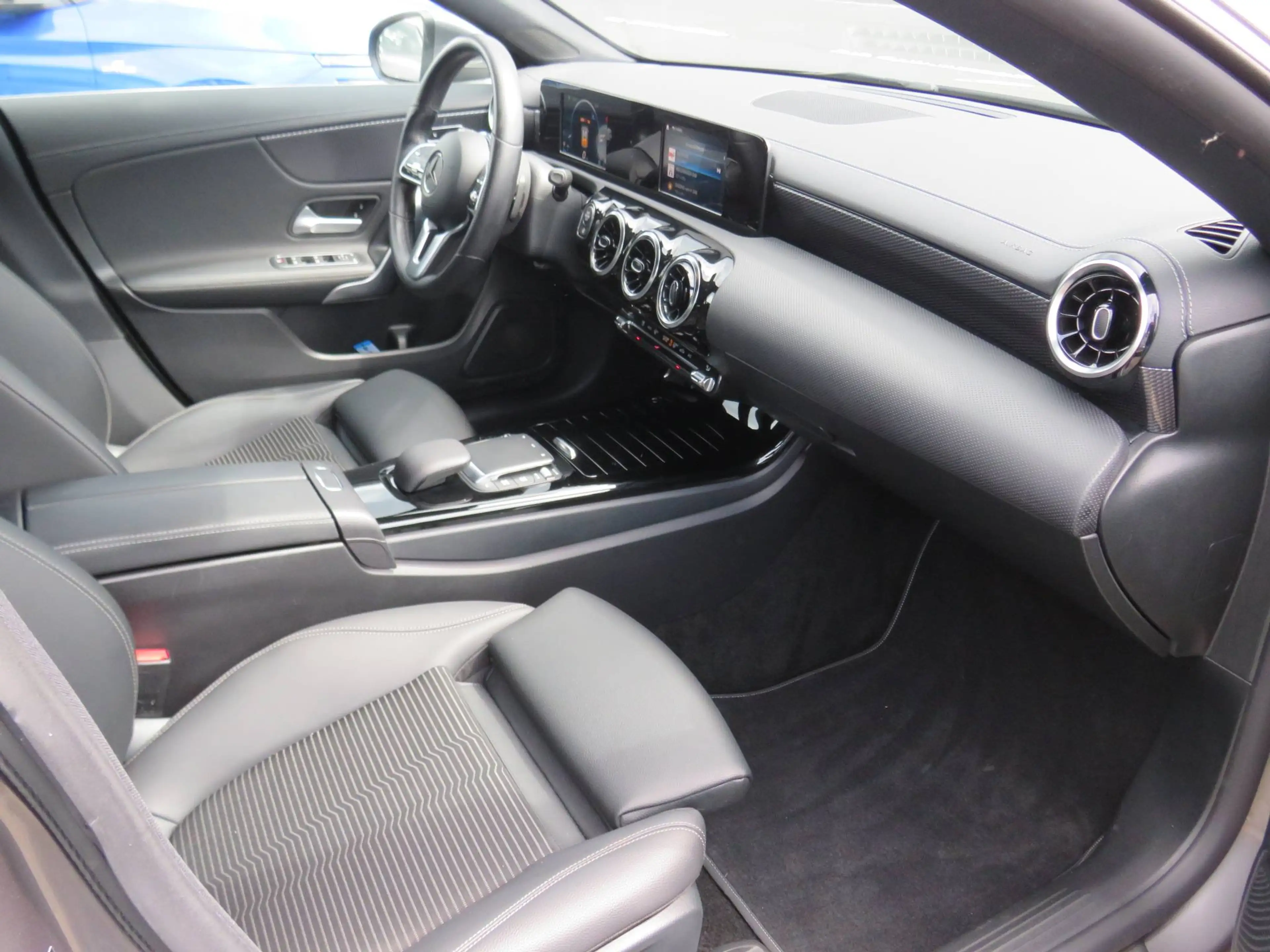 Mercedes-Benz CLA 220 d  Shooting Brake *1.HAND *AHK *KAMERA *GARANTIE — photo 4