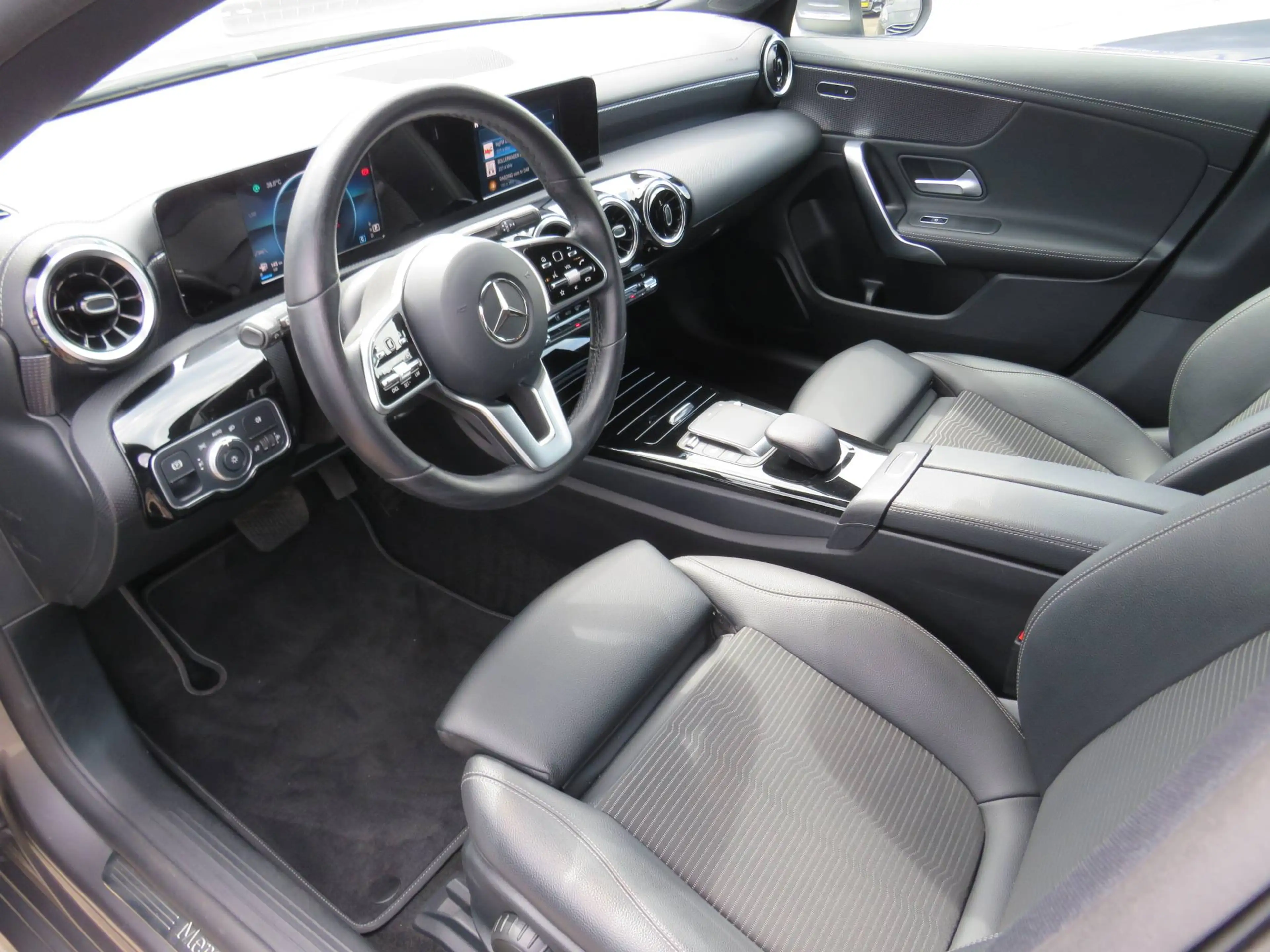 Mercedes-Benz CLA 220 d  Shooting Brake *1.HAND *AHK *KAMERA *GARANTIE