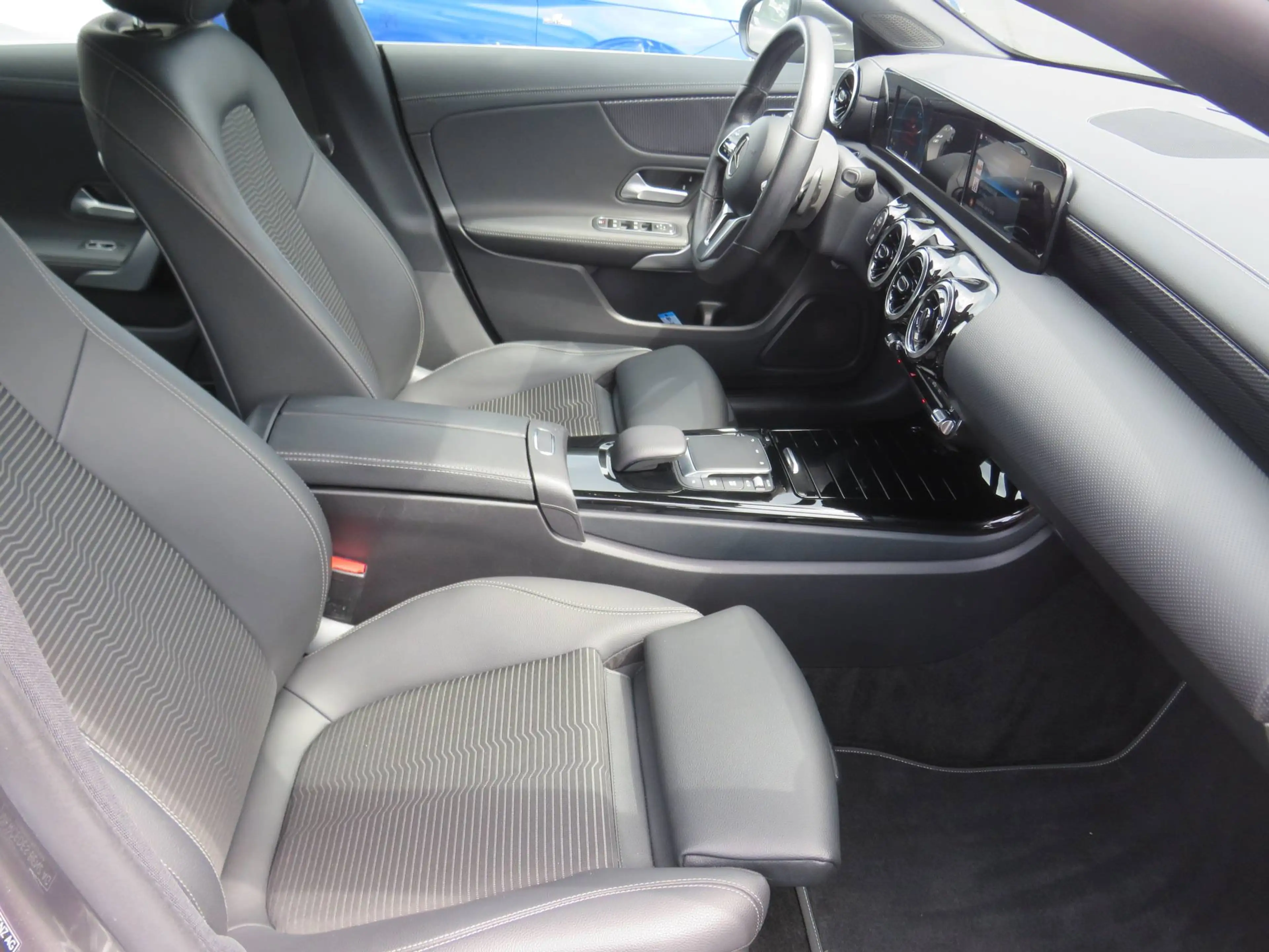 Mercedes-Benz CLA 220 d  Shooting Brake *1.HAND *AHK *KAMERA *GARANTIE — photo 3