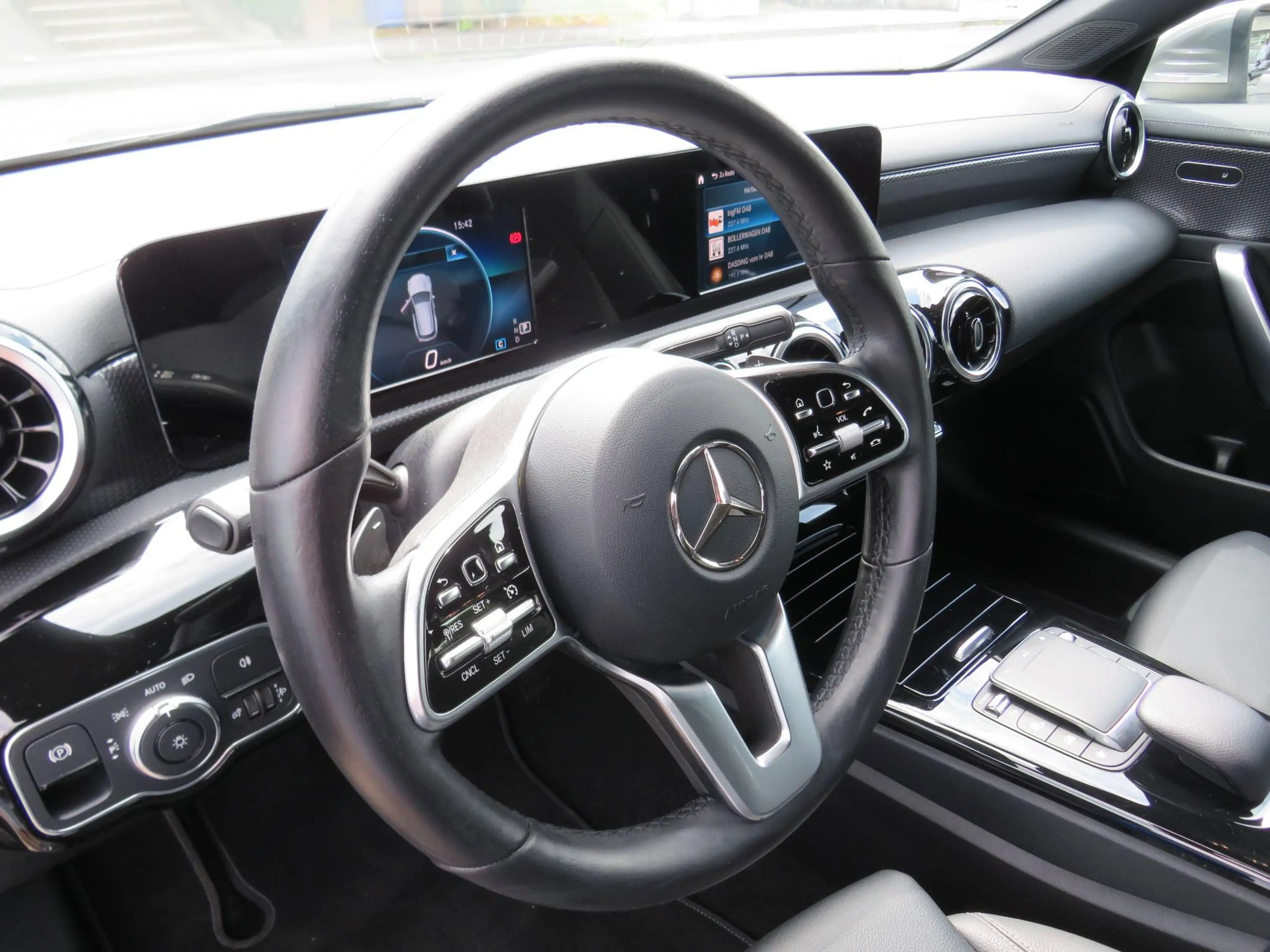 Mercedes-Benz CLA 220 d  Shooting Brake *1.HAND *AHK *KAMERA *GARANTIE — photo 8