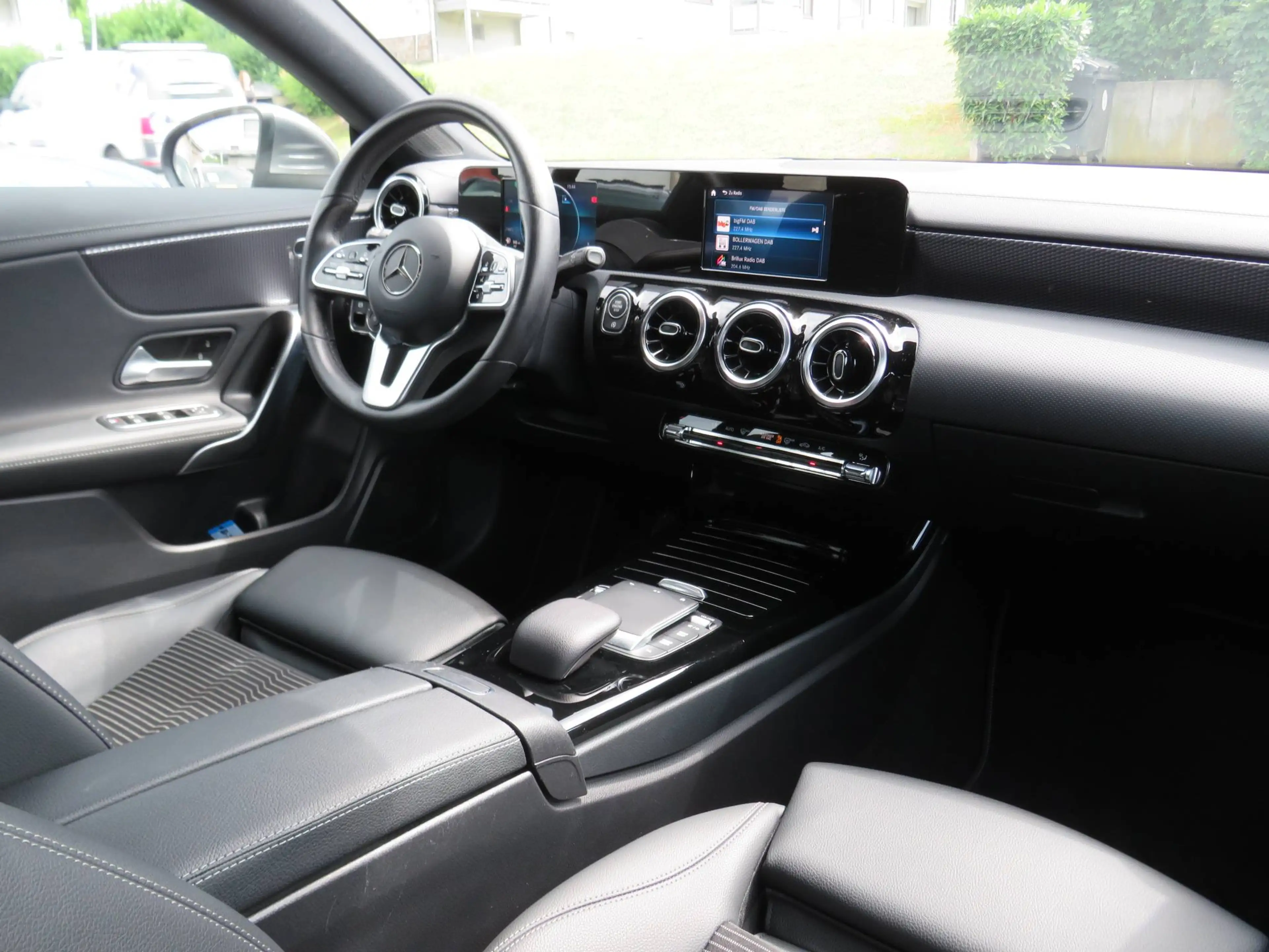 Mercedes-Benz CLA 220 d  Shooting Brake *1.HAND *AHK *KAMERA *GARANTIE — photo 5