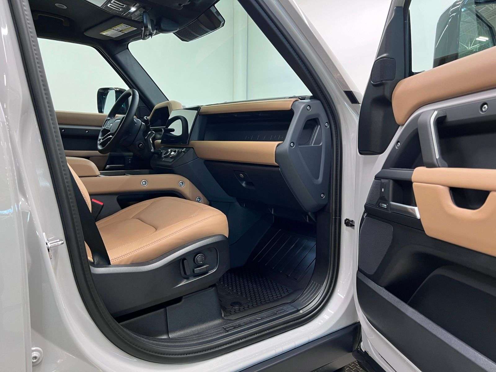 2026 Land Rover Defender 110 P400 X-DYNAMIC SE thumb 37