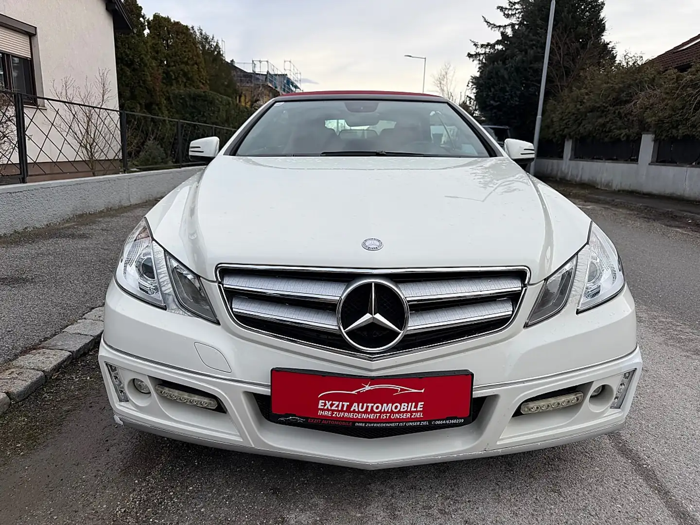 Mercedes-Benz E 220 CDI BlueEfficiency Aut.*Nur 42.000km* Weiß - 2