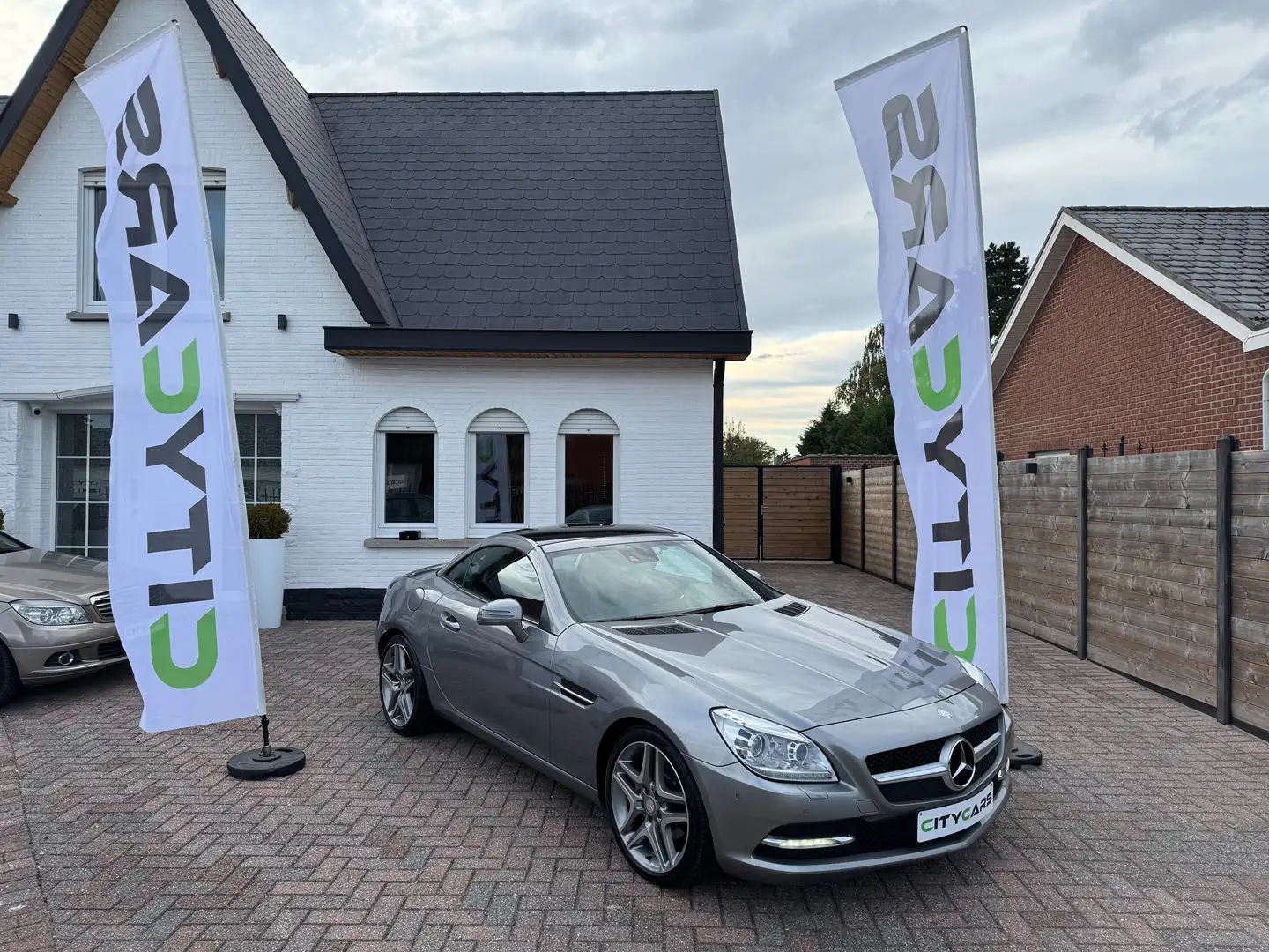 Mercedes-Benz SLK 200 BLUE-EFF-AUTOMAAT 7G-XÉNON-AIRSCARF-COMAND!!! Silber - 1