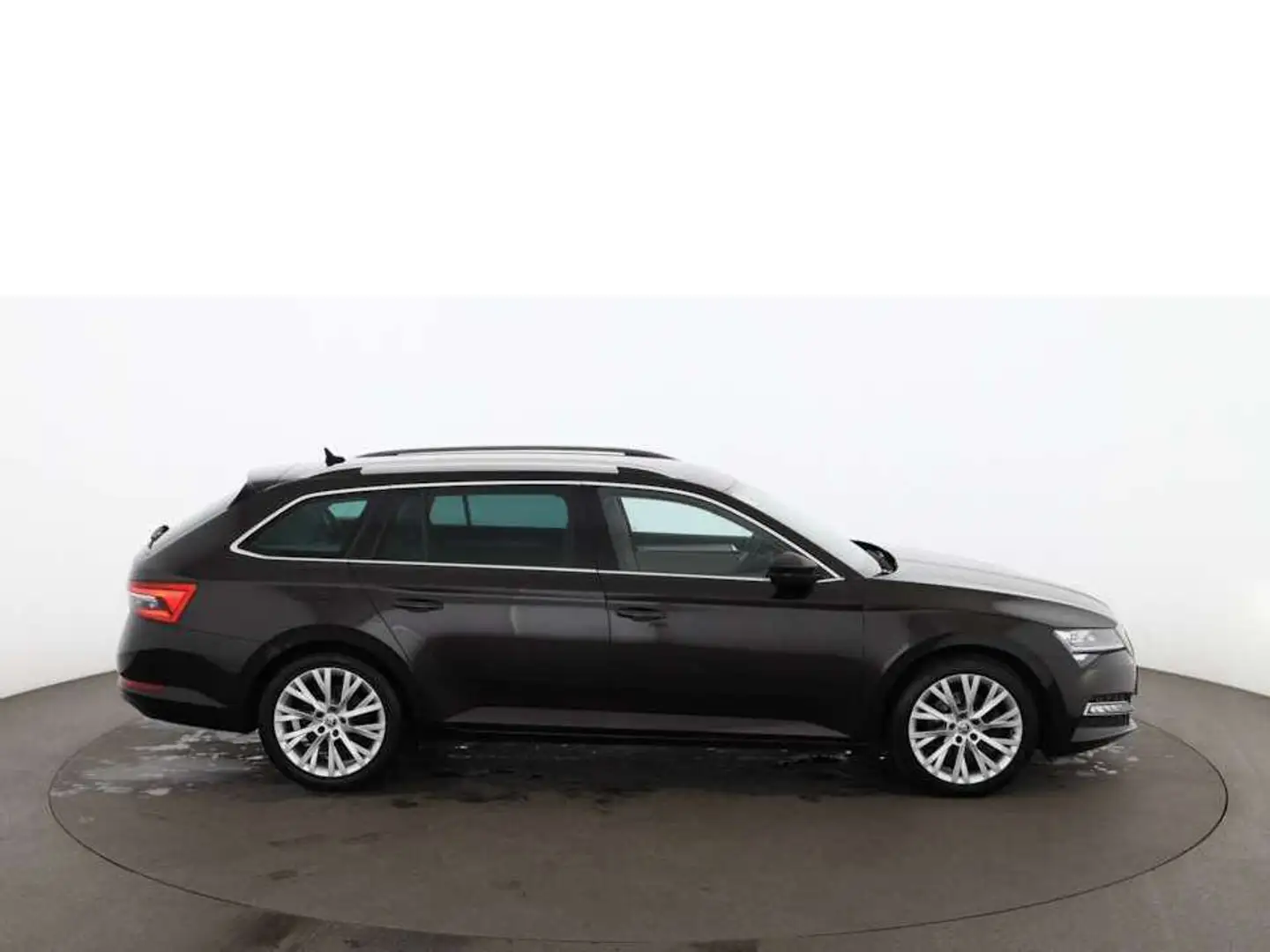 Skoda Superb Combi 2.0 TDI Style Aut MATRIX AHK RADAR Braun - 2
