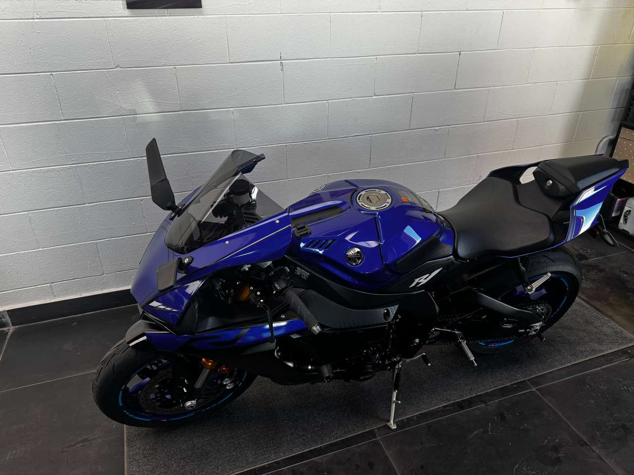 Yamaha YZF-R1