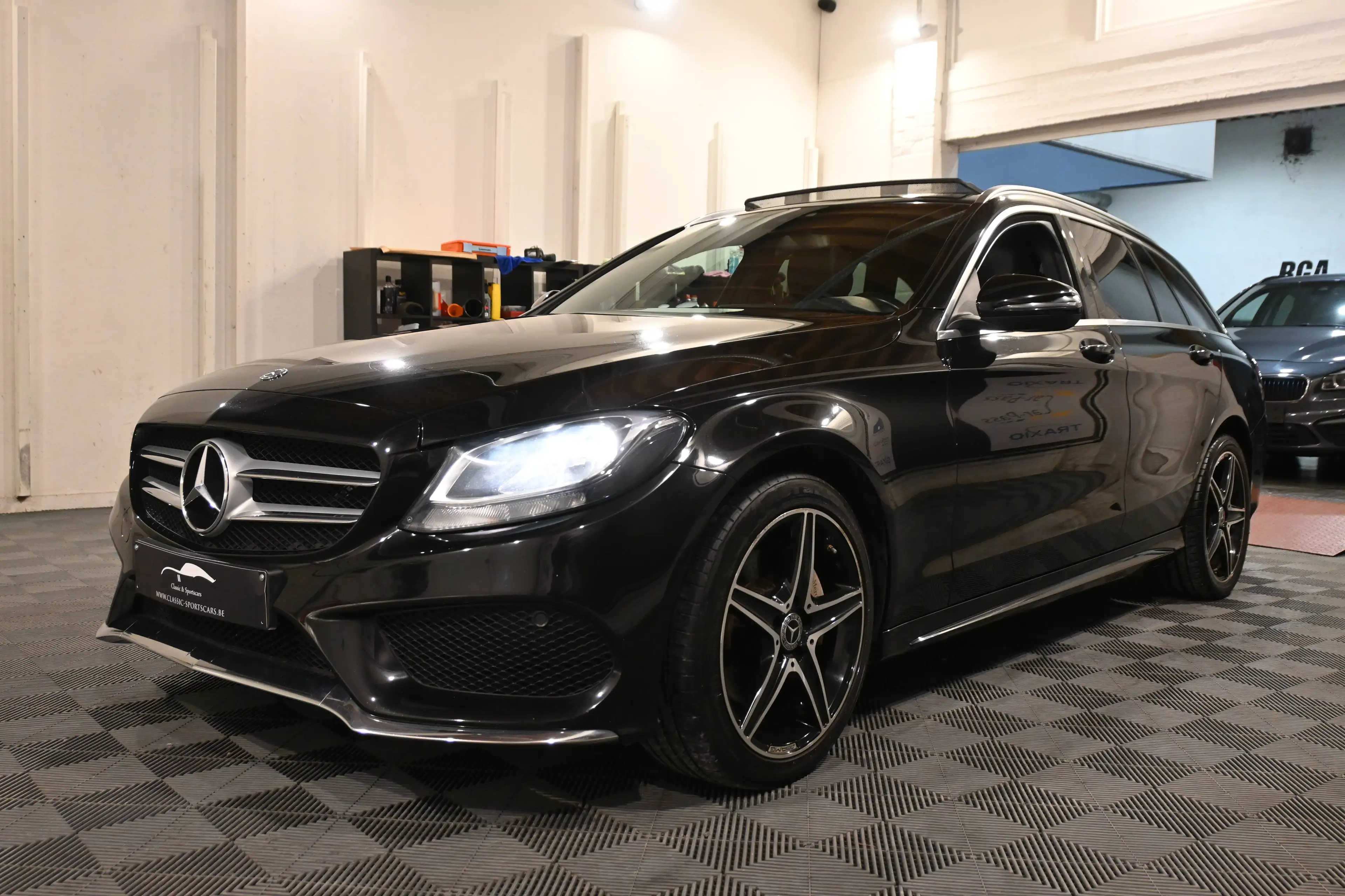 Mercedes-Benz C 180 C 180d PACK AMG LINE / TOIT PANORAMIQUE / CUIR / CAMERA / GPS NAVIGATION / XENON / PDC !! — photo 3