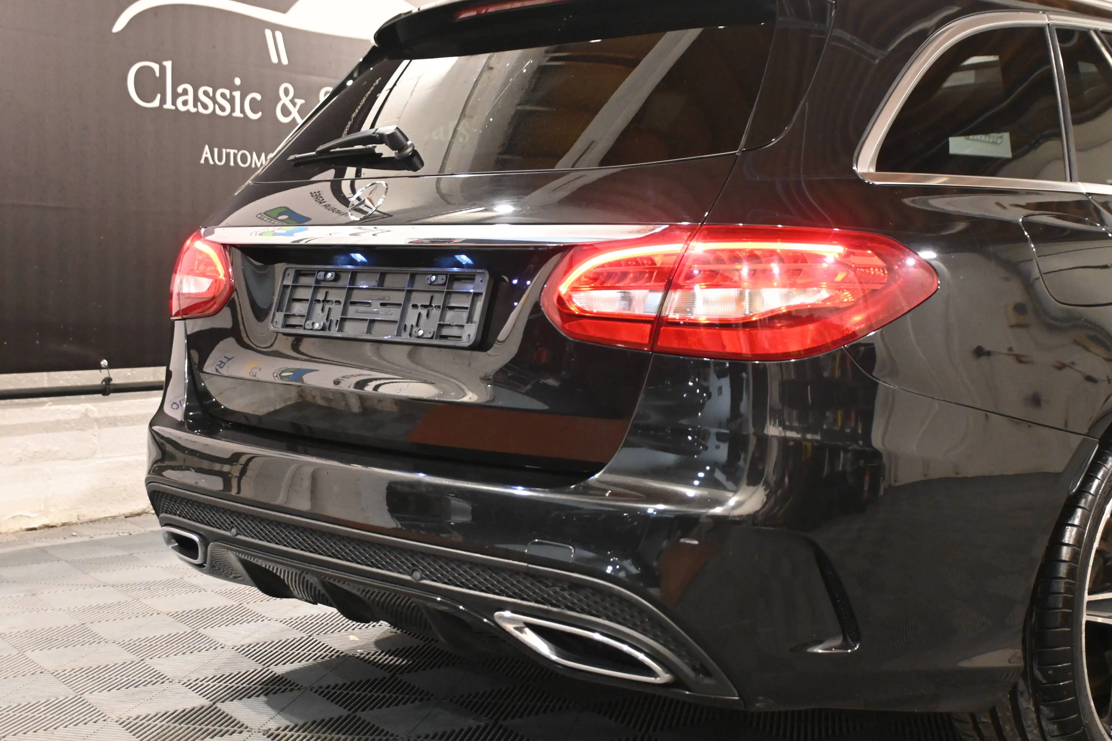 Mercedes-Benz C 180 C 180d PACK AMG LINE / TOIT PANORAMIQUE / CUIR / CAMERA / GPS NAVIGATION / XENON / PDC !! — photo 6
