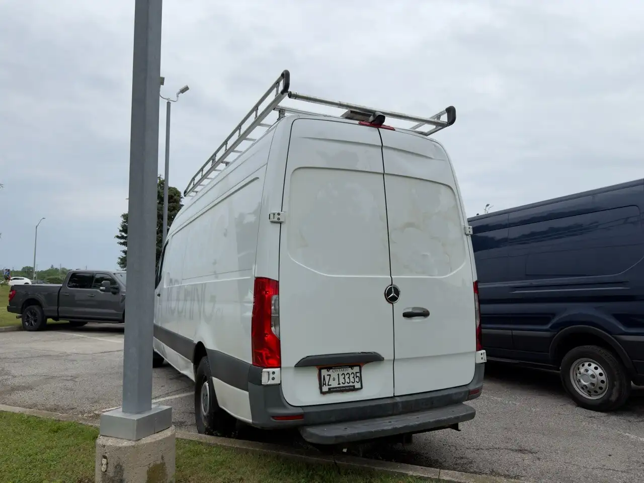 Mercedes-Benz Sprinter photo Mercedes-Benz Sprinter