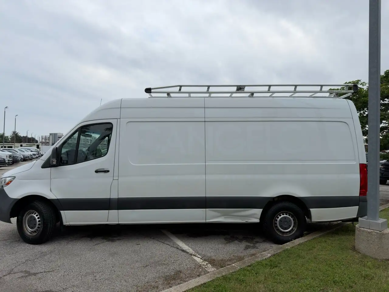 Mercedes-Benz Sprinter photo Mercedes-Benz Sprinter