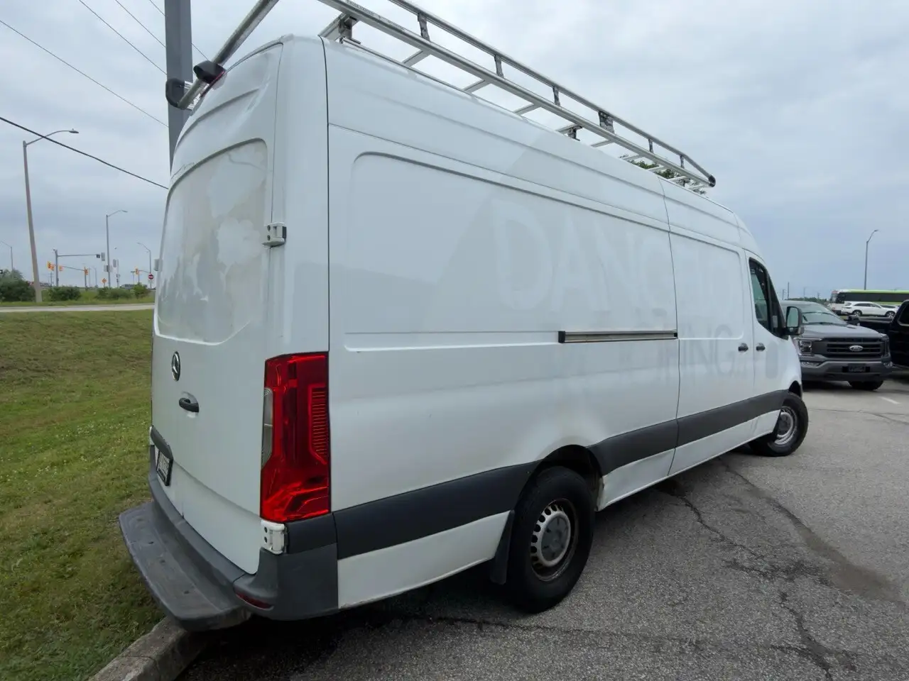 Mercedes-Benz Sprinter photo Mercedes-Benz Sprinter