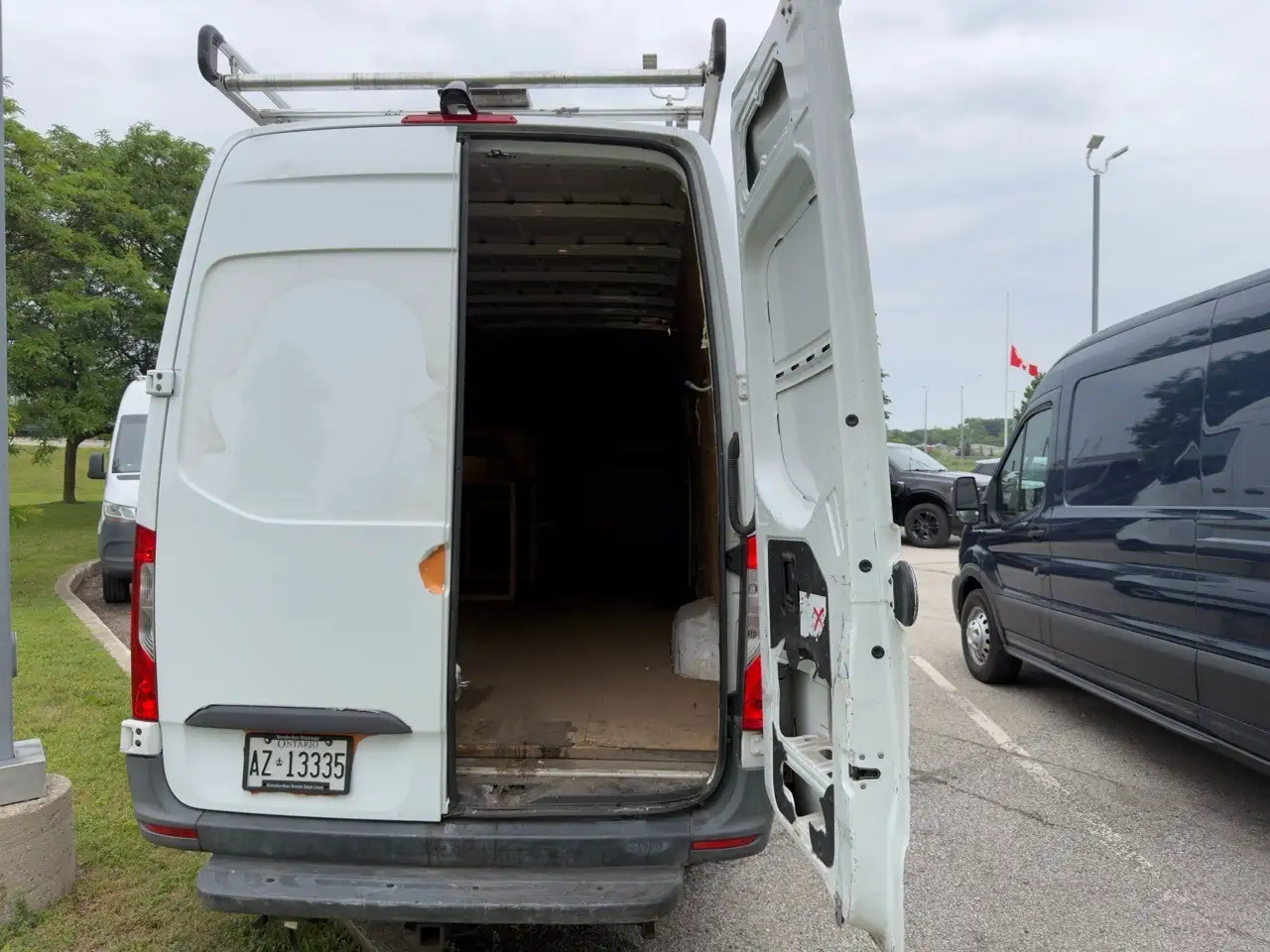 Mercedes-Benz Sprinter photo Mercedes-Benz Sprinter