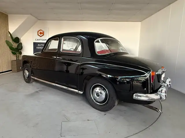 Rover 100 view 2