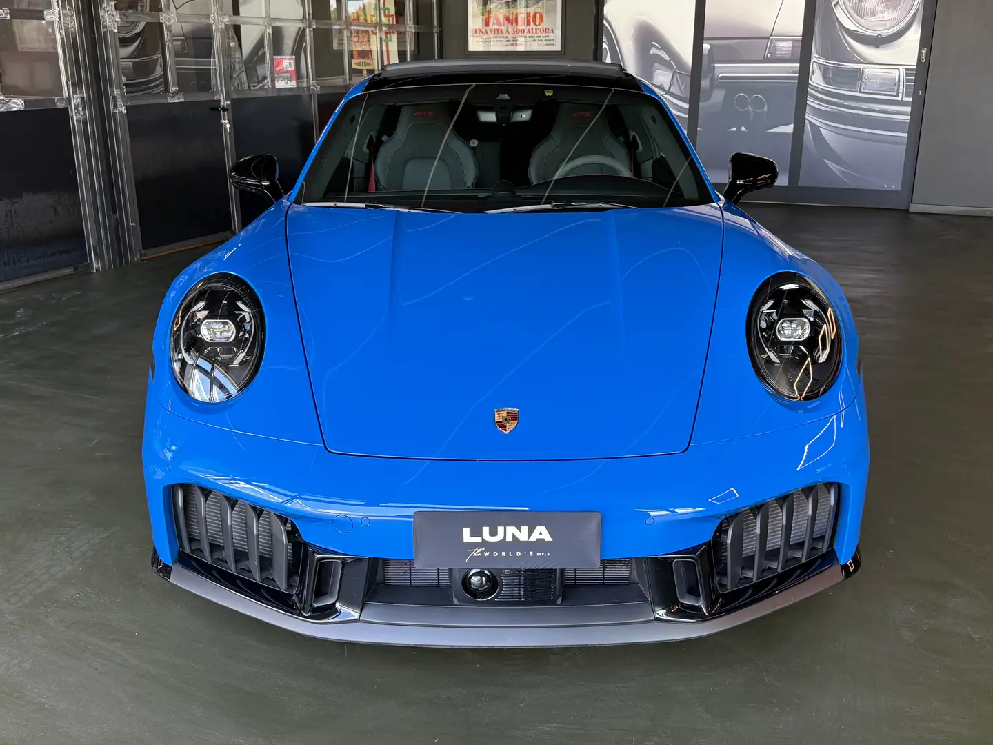 Porsche 911 Carrera 4 GTS -Ufficiale- Bleu - 2