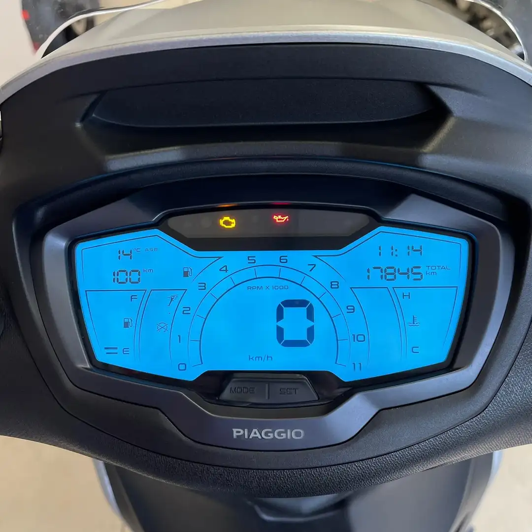 Piaggio Beverly 400 - 2
