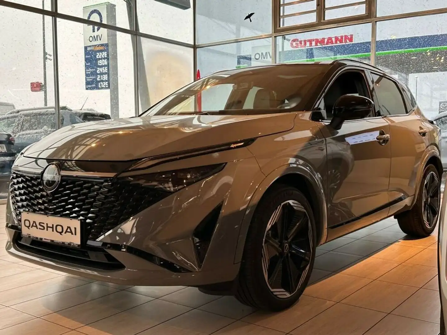 Nissan Qashqai 1,3 MHEV 4x4 N-Design+ Aut. * € 41.990* Grau - 2