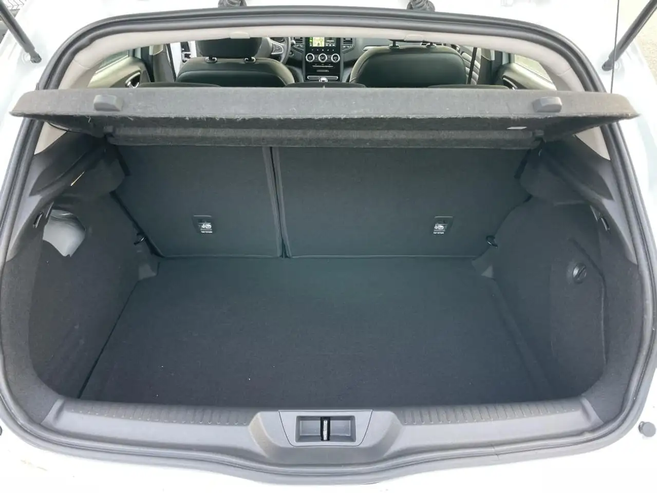 Renault Megane Berline — photo 16