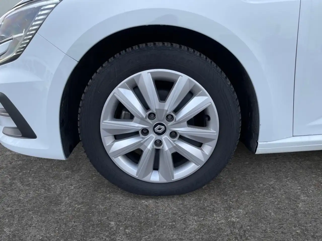 Renault Megane Berline — photo 8
