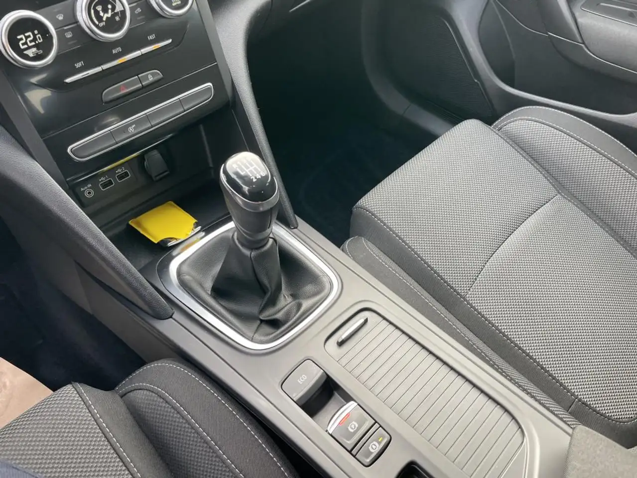 Renault Megane Berline — photo 15