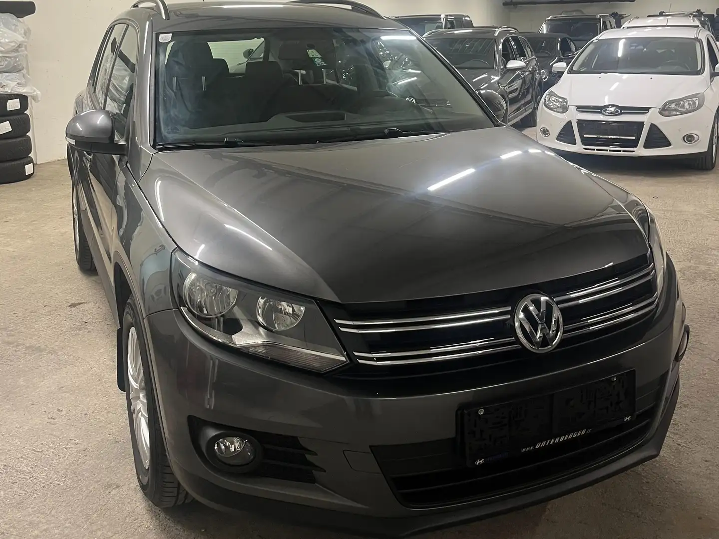 Volkswagen Tiguan Trend Grau - 1