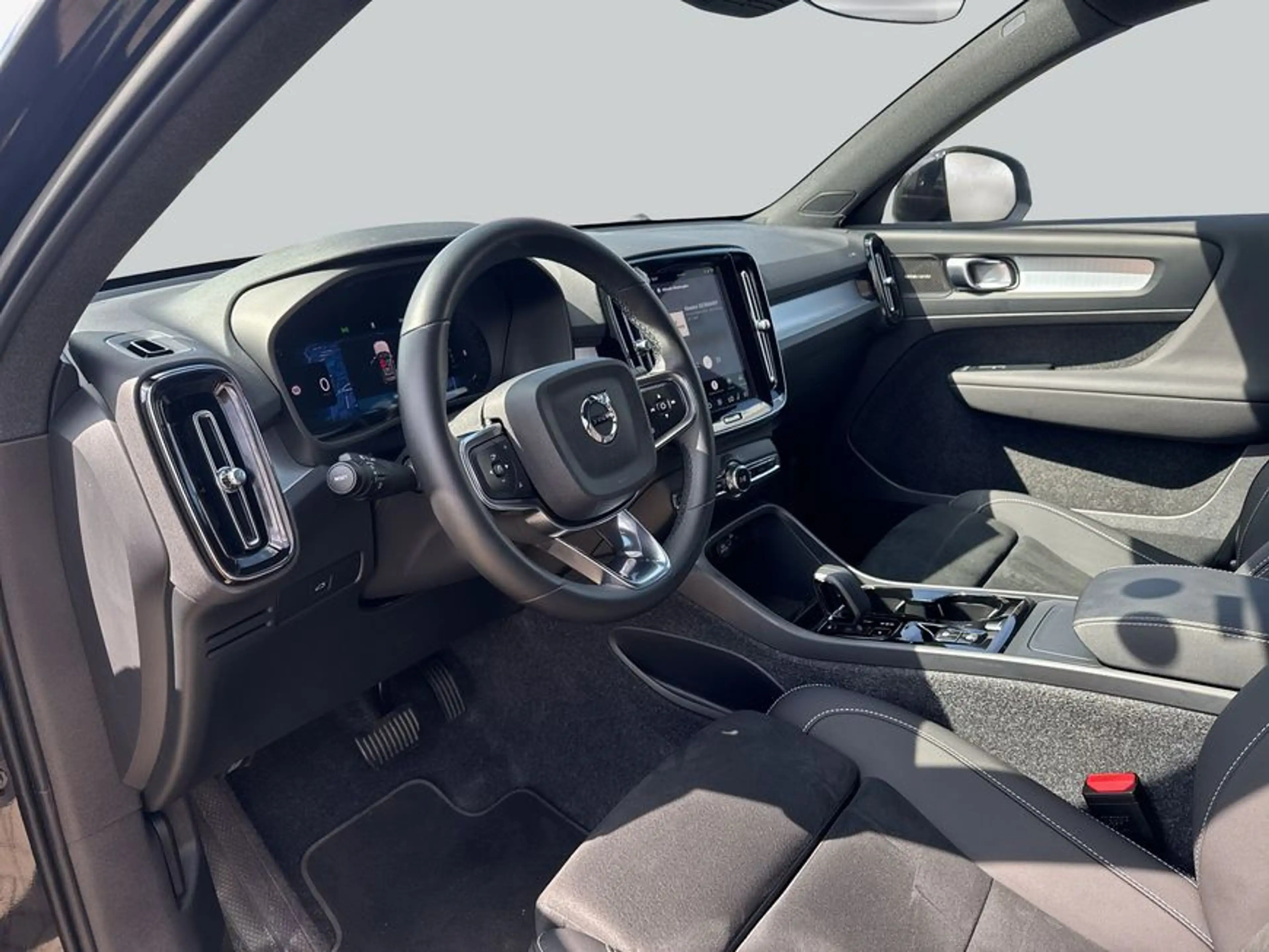 Volvo XC40 XC40 B3 B DKG Plus Black Edition — photo 10