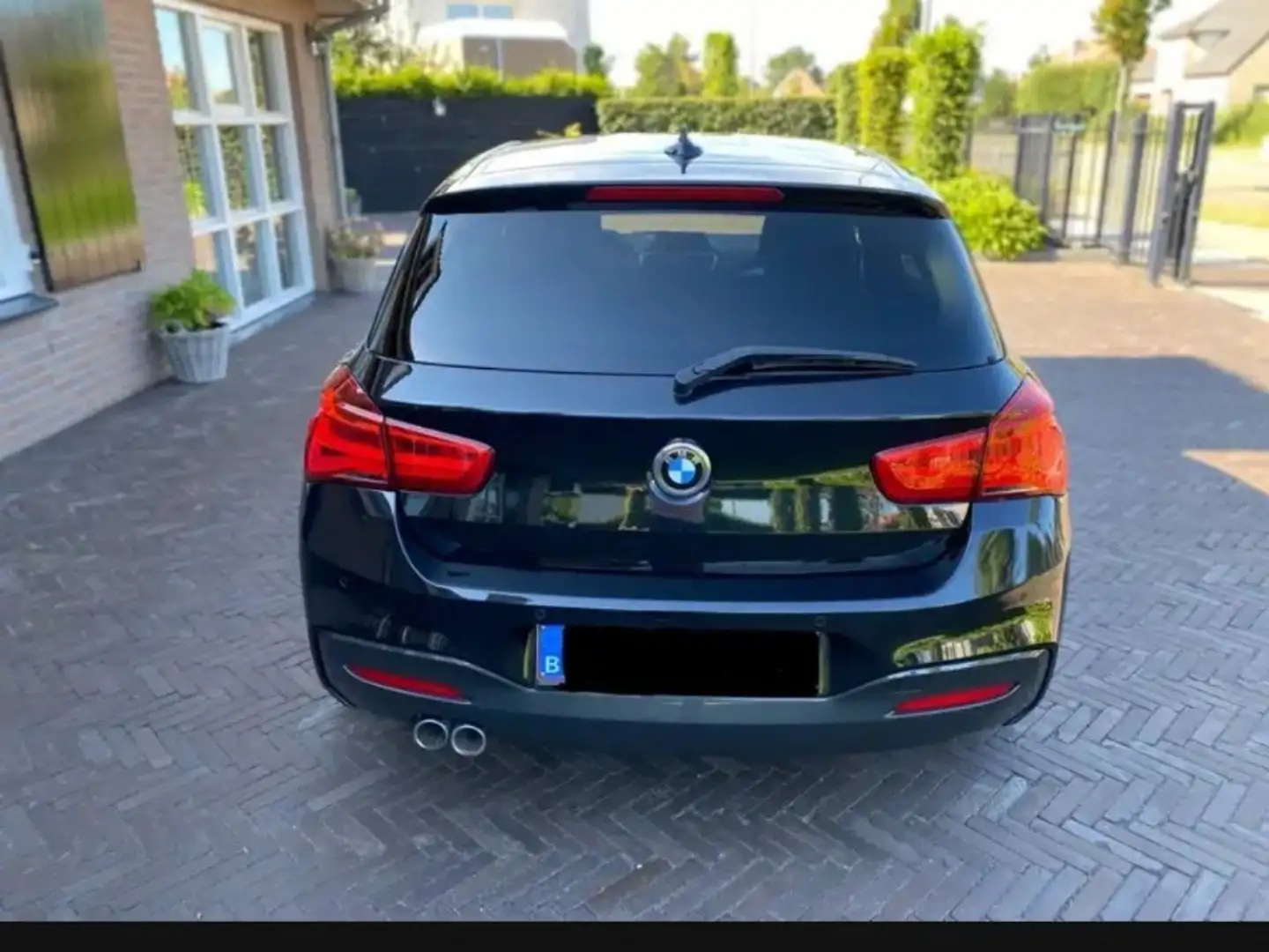 BMW 120 120d 190 ch M Sport Zwart - 2