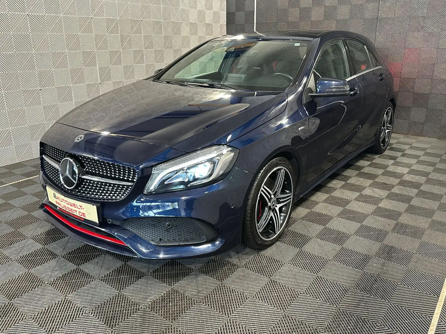 Mercedes-Benz A 250 4M. Sport*AMG*LED-PANO-ACC-MEMO-R.KAM-SHZ Blau - 2