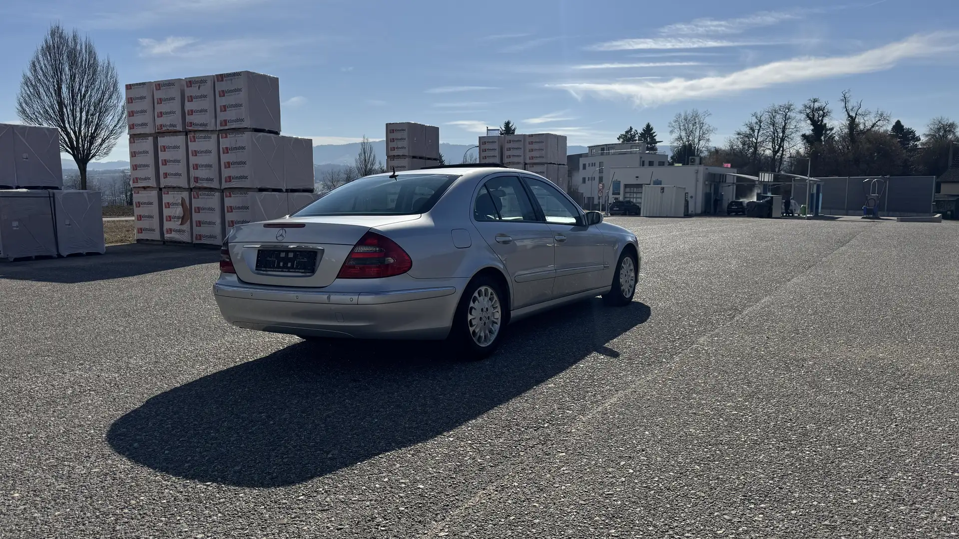 Mercedes-Benz E 200 Silver - 2