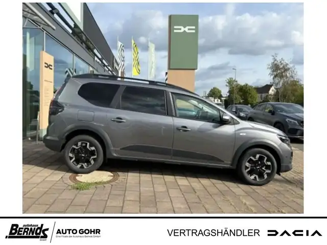 Dacia Jogger view 3