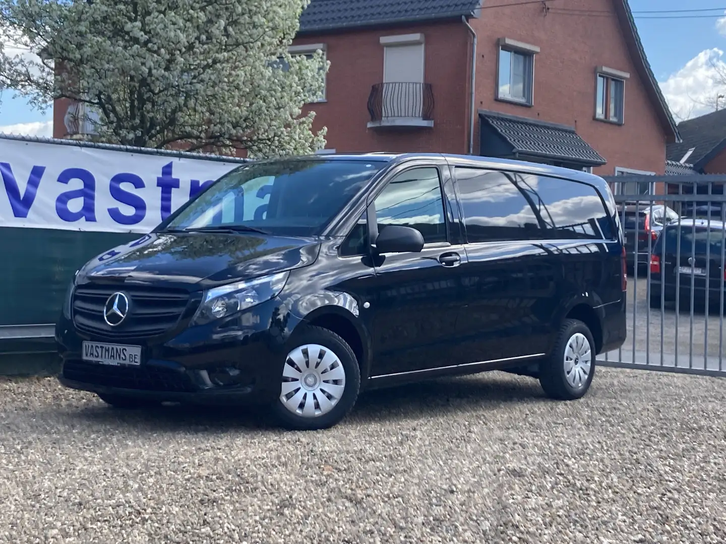 Mercedes-Benz Vito 114 30990€+ BTW / 9G-Tronic / Trekhaak 2500kg / Zwart - 2