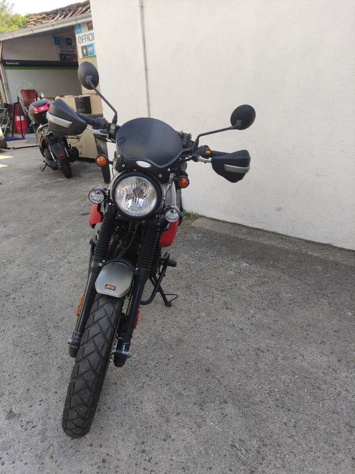 Royal Enfield Scram 411