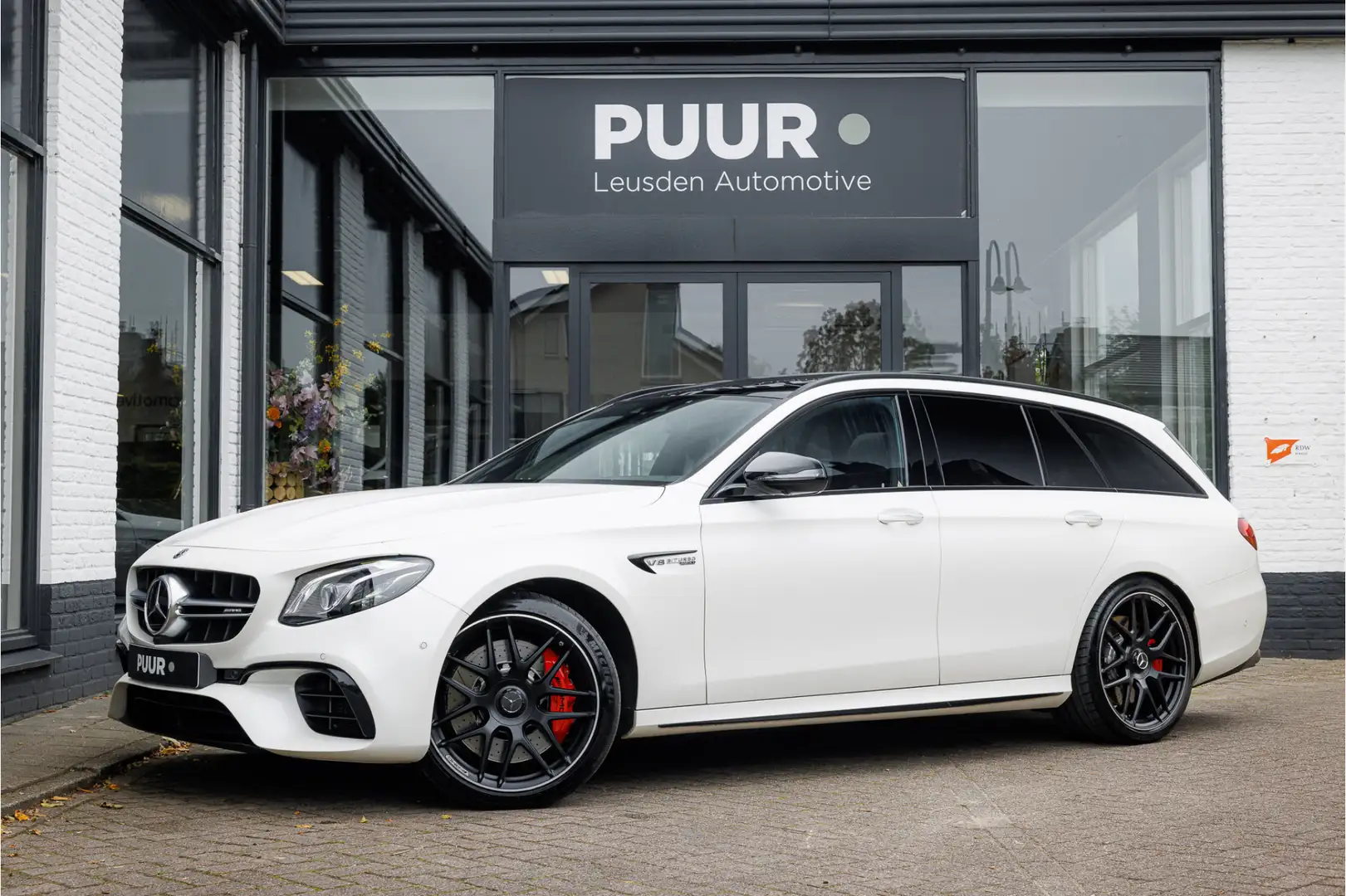 Mercedes-Benz E 63 AMG Estate S 4MATIC Premium Plus Pano - Comfort Seats Weiß - 1