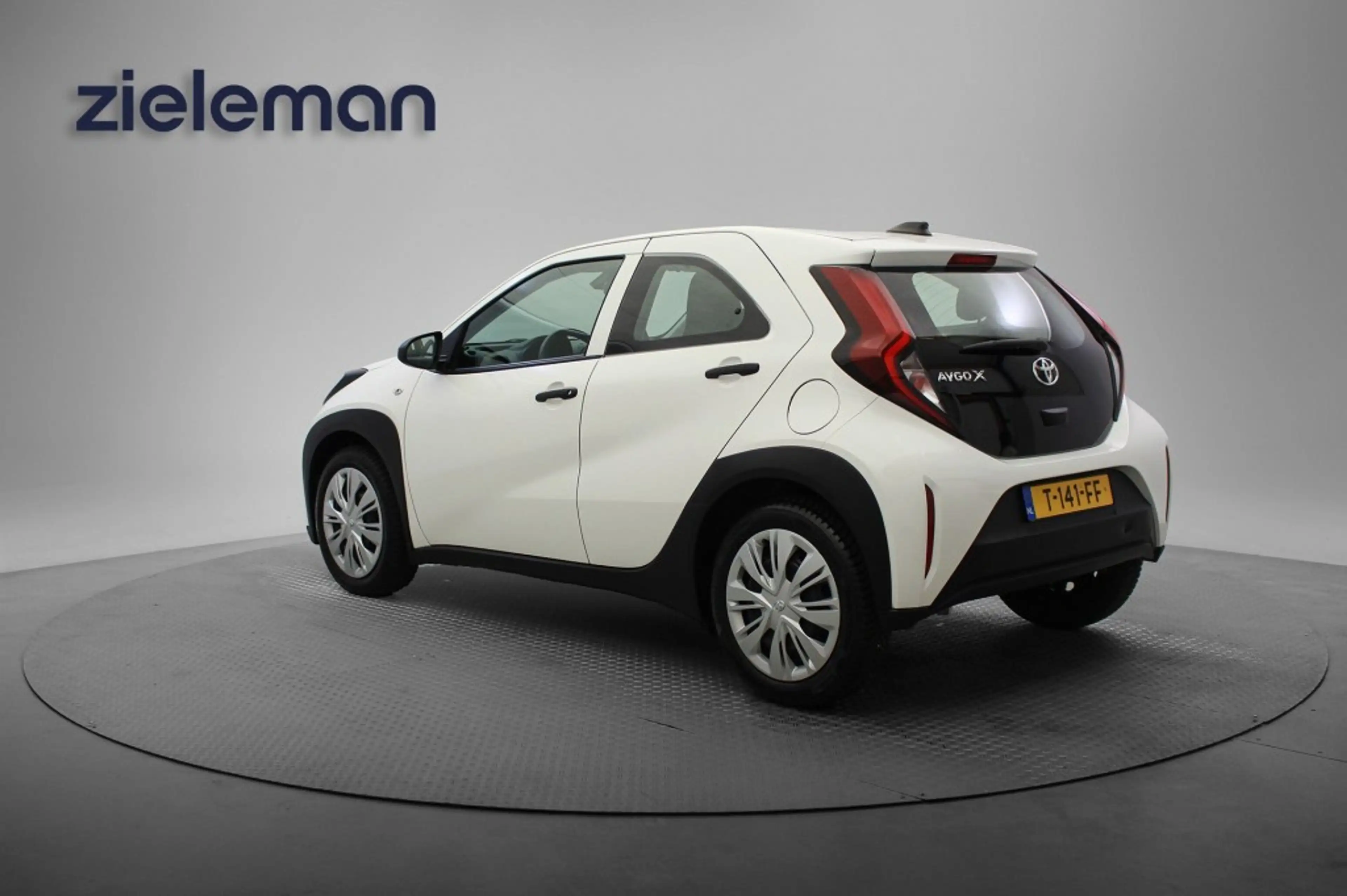 Toyota Aygo X 1.0 VVT-i MT - Carplay, Adaptive Cruise, Airco — photo 4