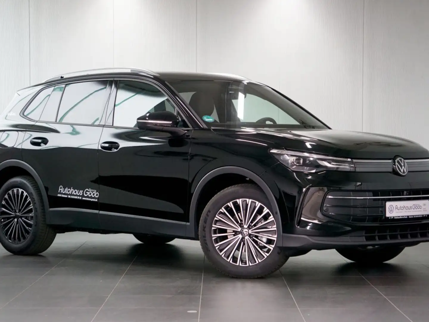 Volkswagen Tiguan Goal 1.5 eTSI 7-Gang DSG Bluetooth Navi LED Schwarz - 2