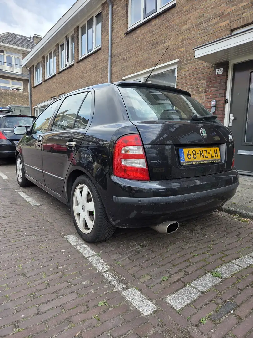 Skoda Fabia 2.0 Elegance Zwart - 2