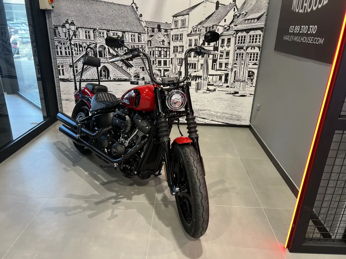 Harley-Davidson Street Bob - 2