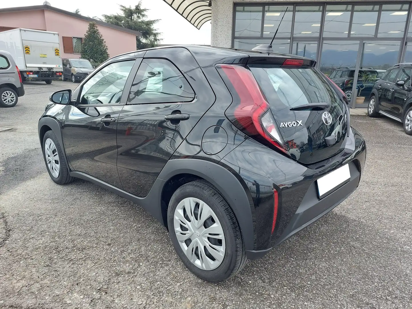 Toyota Aygo X 1.0 72cv s-cvt Active automatica! prezzo REALE! Nero - 2