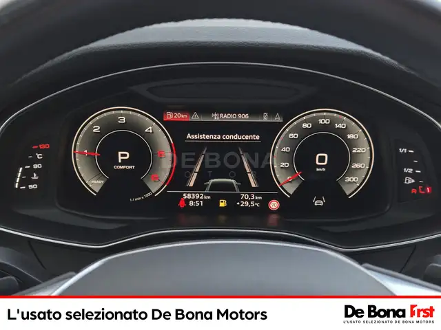 Audi A6 view 11