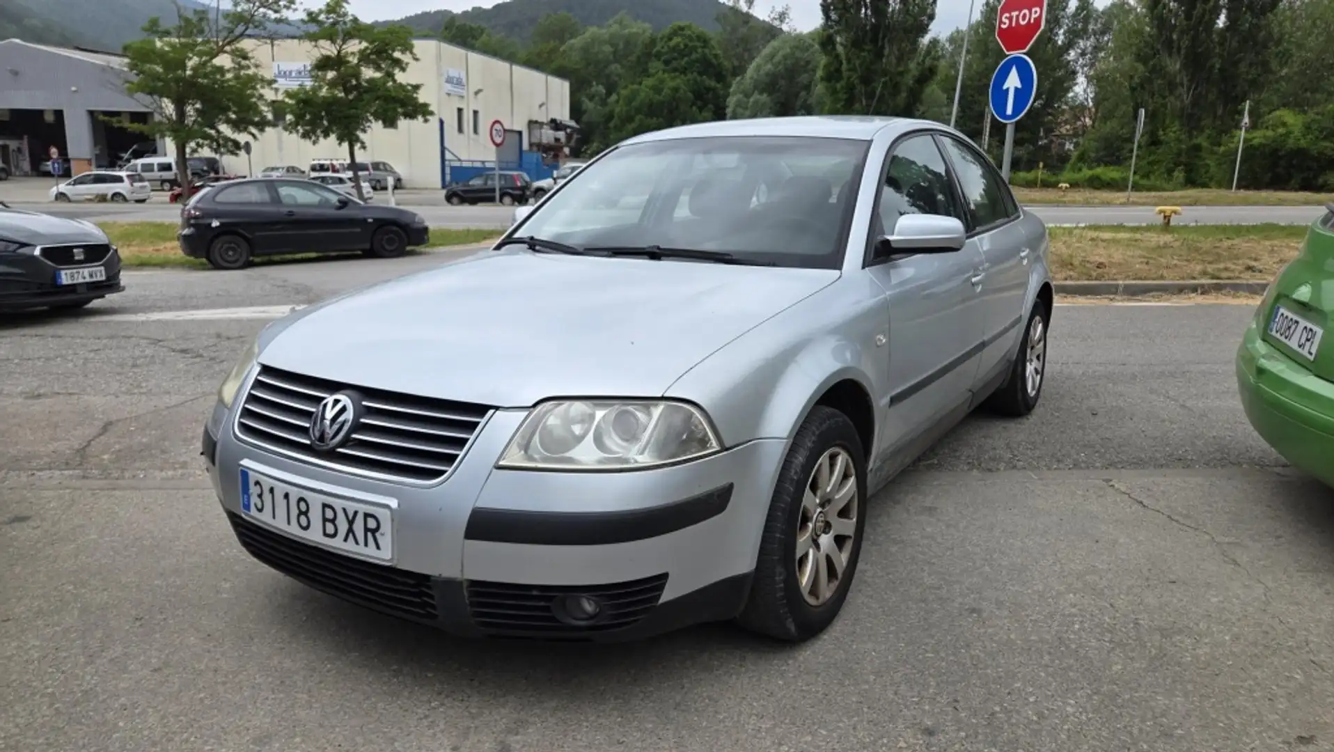 Volkswagen Passat 1.6 Edition Trend Plateado - 2