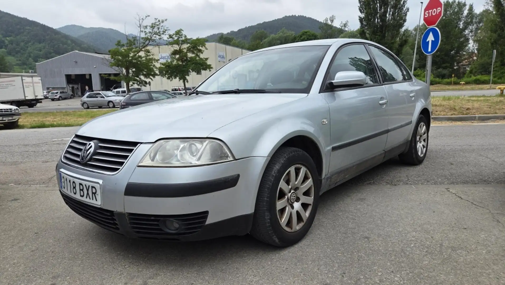 Volkswagen Passat 1.6 Edition Trend Plateado - 1