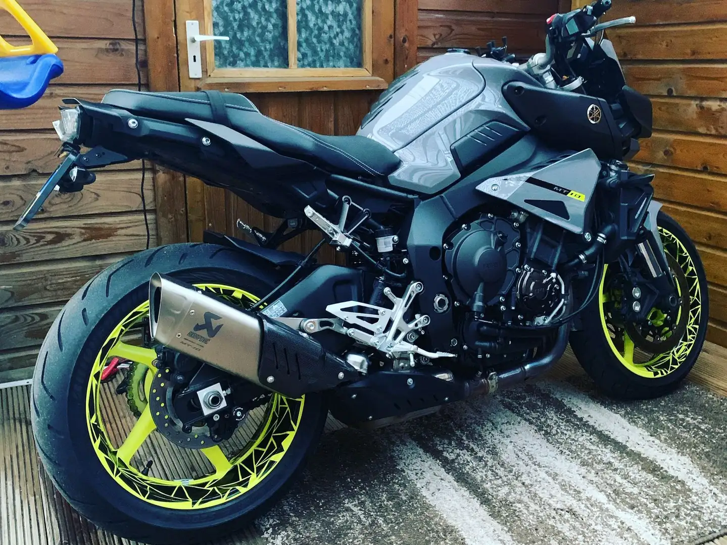 Yamaha MT-10 Akrapovic Uitlaat VOL TOPSTAAT Grijs - 2