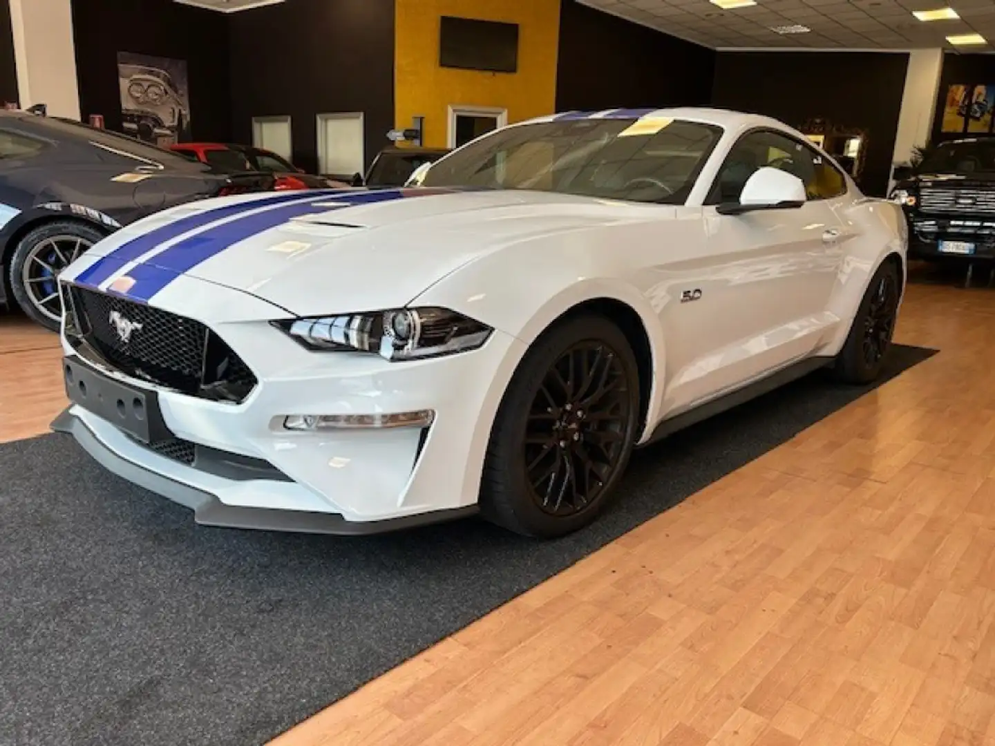 Ford Mustang Fastback 5.0 V8 GT  CERTIFICATA FORD EUROPEA Blanc - 2