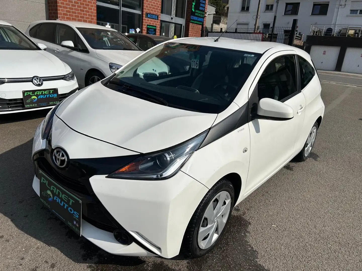 Toyota Aygo 1.0i VVT-3 PORTES BLUETOOTH AIRCO GARANTIE 12 MOIS Blanc - 1